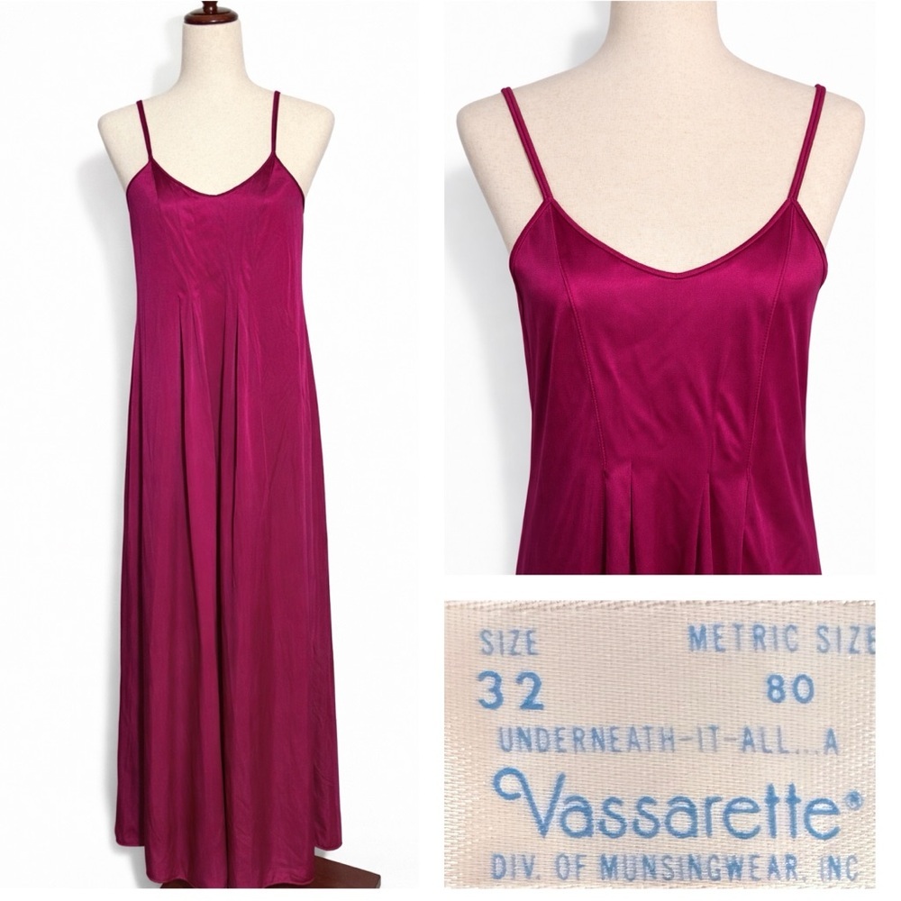 Vintage Vassarette fuschia pink maxi slip- nightgown. Spaghetti straps- M